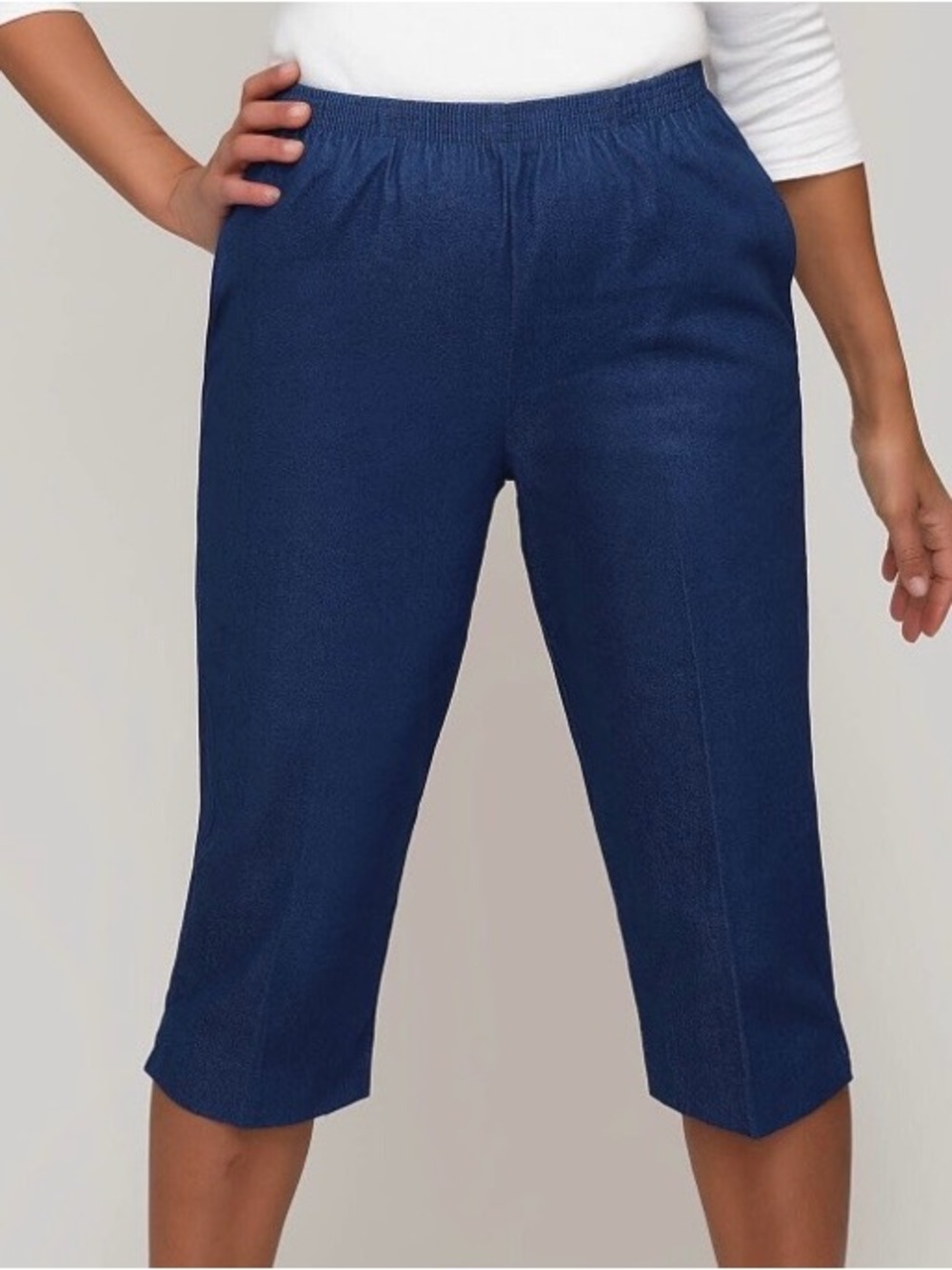 ALFRED DUNNER CLASSIC FIT DENIM CAPRY PANTS PULL-ON WOMENS COLOR BLUE SIZE 18